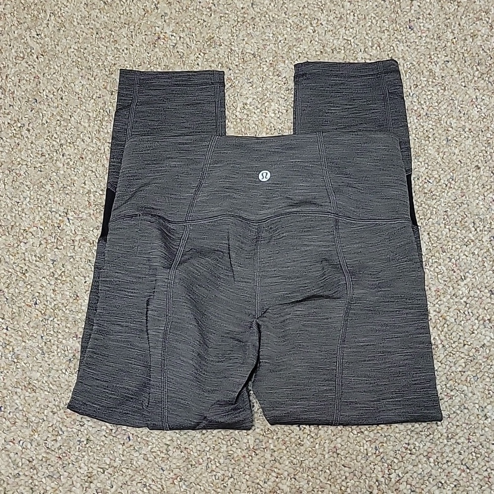 Lululemon Grey/black leggings women's sz 4 phone pockets, 23" inseam - Picture 2 of 5